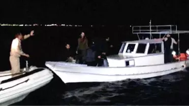 Balıkçı Teknesi ile Yunan Adası'na Kaçış, Sahil Güvenliğe Takıldı