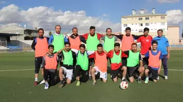 Başkan Vekili Öztürk'ten Başkale Gençlikspora Destek