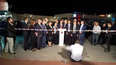 CHP'li Vekiller Baykal'ın Tedavi Gördüğü Hastaneye Akın Etti