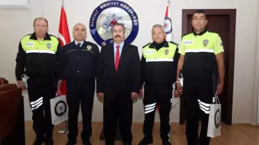 Rüşvet Kabul Etmeyen Polisler Ödüllendirildi