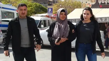 Eski Kayınpederini Bıçaklayarak Öldüren Kadın Tutuklandı