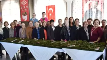 Annelerden Güneydoğu'daki Mehmetçiğe Atkı ve Bere