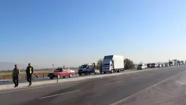 Yolcu Otobüsü Tıra Çarptı: 1 Ölü, 23 Yaralı
