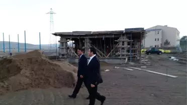 Çıldır Kaymakamı İmamoğlu Yapımı Devam Eden Spor Tesislerini İnceledi