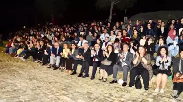 İzmir Körfezi'nde Yüzer Platformda Konser