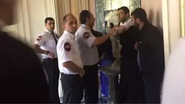 Osmanlı Torununun 'Rezalet' Dediği Sergiye Saldırının, Görüntüleri Ortaya Çıktı