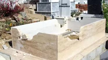 Alanya'da 3 Mezar Parçalandı