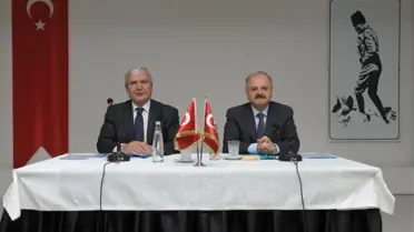 Vali Çakacak, Tepebaşı İlçe Muhtarlarıyla Bir Araya Geldi