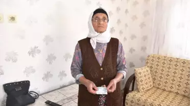 Yaşlı Kadın 'Kira Param' Deyince Çaldığı 200 Liranın Yarısını Bıraktı