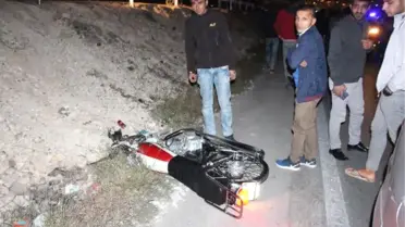 Bariyerlere Çarpan Motosikletin Sürücüsü Öldü