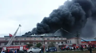 Beylikdüzü'nde Tekstil Fabrikasında Yangın