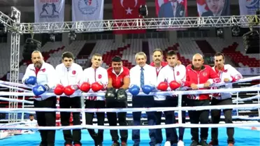 Boks Federasyon Başkanı Gözgeç, Ringe Çıkıp Taktik Verdi