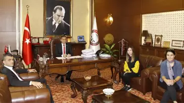 Er; 'Hukukçu, Bilgisini Canlı Tutmalı'