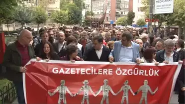 Kadıköy'de 'Tutuklu Gazetecileri İçin Özgürlük' Yürüyüşü