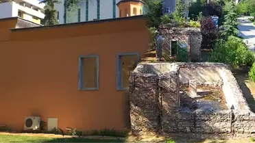 V. Murad Av Köşkü'nün Restorasyonu Tepki Çekti! Duvarları Sıvayıp Somon Rengine Boyadılar