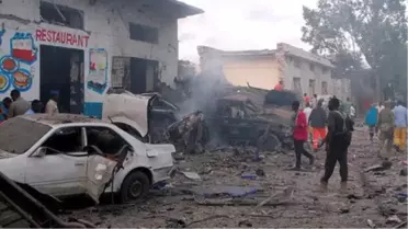 Mogadişu'da Düzenlenen Kanlı Saldırılarda En Az 17 Kişi Hayatını Kaybetti