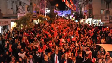 Balçova'da Cumhuriyet Coşkusu Yollara Sığmadı