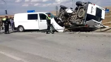 Afşin'de Trafik Kazası: 4'ü Polis, 5 Yaralı