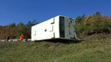 Düzce'de Yolcu Midibüsü Devrildi: 12 Yaralı