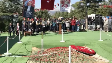 Demirel 93'üncü Yaş Gününde Mezarı Başında Anıldı
