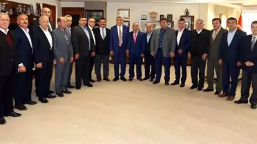Muhtarlar Hizmet İçin Karaosmanoğlu'na Teşekkür Etti
