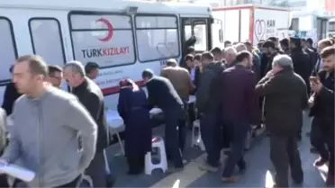 Lösemi Hastası Çınar'a Donör Olmak İçin Kuyruk Oluşturdular