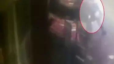 Genç Kızın Cebindeki Telefonu Böyle Çaldı