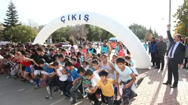 Gaün'de Öğrenciler Ulu Önder Atatürk Anısına Koştu