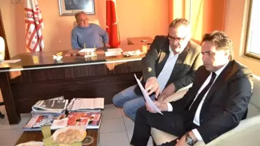 Kaymakam Görgülüaslan ve Başkan Gençer'den Ayvalıkgücü Belediyespor'a Nazik Ziyaret