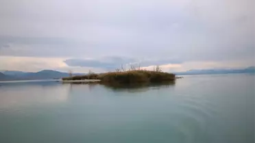 Beyşehir Gölü'nde Su Seviyesi Düşünce Küçük Adacıklar Ortaya Çıktı