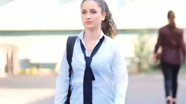 Kırgın Çiçekler'de Songül Hamile Olduğunu Açıklıyor