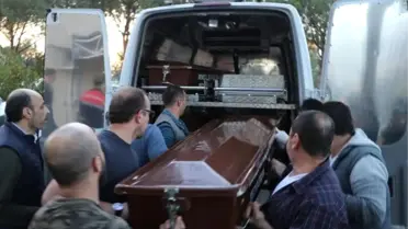 Denizli'de Cip, Park Halindeki Tır'a Çarptı: 3 Ölü (3)