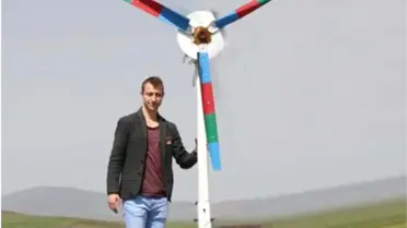 Sınırdaki Okulun Elektriği Kesildi, Mahmut Öğretmen Elektrik Üretti
