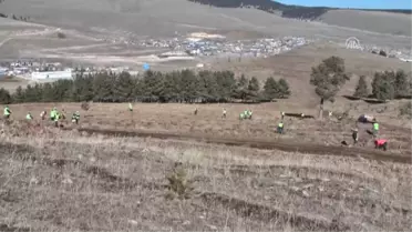 Her Öğretmen İçin Bir Fidan Diktiler