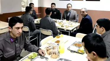 Kaymakam Mehmetçiğin Sofrasına Konuk Oldu