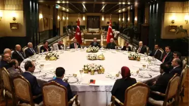 Cumhurbaşkanı Erdoğan, Beştepe Sofrası'nda Eğitimcileri Ağırladı