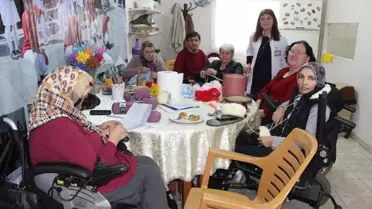Karadeniz Omurilik Felçlileri Derneğinde Örgü Kursu Açıldı