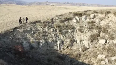 Köyde Oluşan Obruklar Vatandaşları Korkutuyor