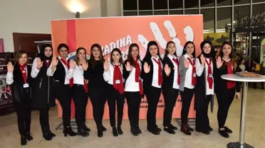 Tiyatro Oyunuyla 'Kadına Karşı Şiddete Dur Deyin' Mesajı Verildi