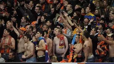 Shakhtar Donetsk Otobüsünü Durduran Holiganlar, Futbolcuları Tehdit Etti