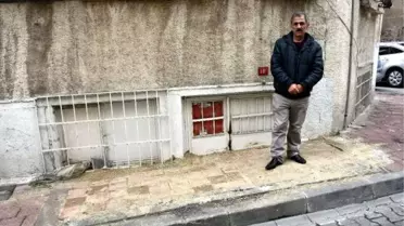 Özel // Fatih'te Bir Garip Olay... Evinin Girişi Kaldırım Taşıyla Örüldü