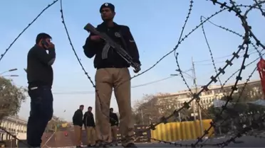 Pakistan'da Üniversite Yurduna Saldırı: 11 Ölü