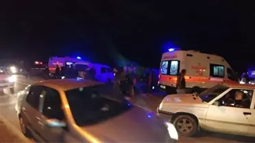 Kamyonet ile Motosiklet Çarpıştı: 1 Ölü, 1 Yaralı