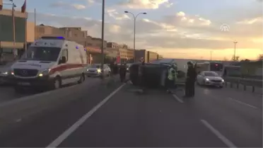 Sefaköy'de Trafik Kazası: 2 Yaralı