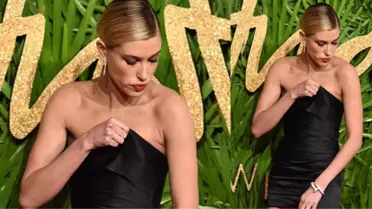 Hailey Baldwin, Hem Alttan Hem Üstten Dekolteli Kıyafetini Çekiştire Çekiştire Bir Hal Oldu