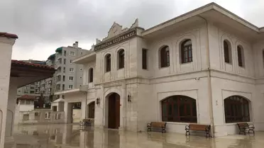 'Hiç Kapanmayan' Kütüphane Hizmete Başladı