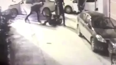 Önce Otomobille Çarptılar, Sonra Sopa ve Bıçakla Saldırdılar