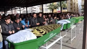 Kazada Ölen Sürücü ile Anne ve Babası Yan Yana Defnedildi