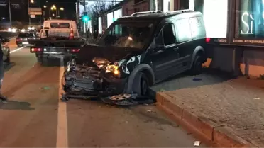 Bağdat Caddesi'nde Kontrolden Çıkan Araç 2 Yayayı Ezip Geçti