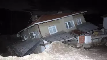 Göynük'te Heyelanda 5 Ev Hasar Gördü
